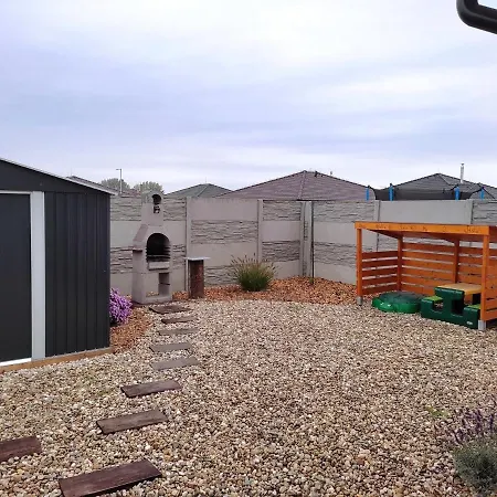 Διαμέρισμα Valentovi *